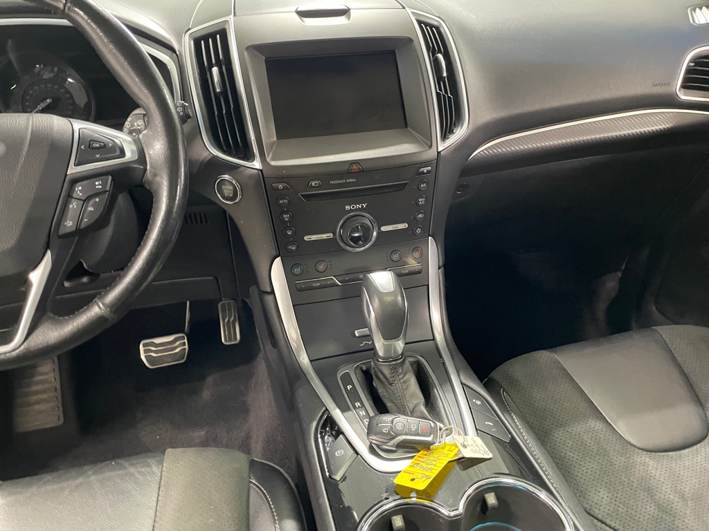 Photo 33 of this FORD EDGE