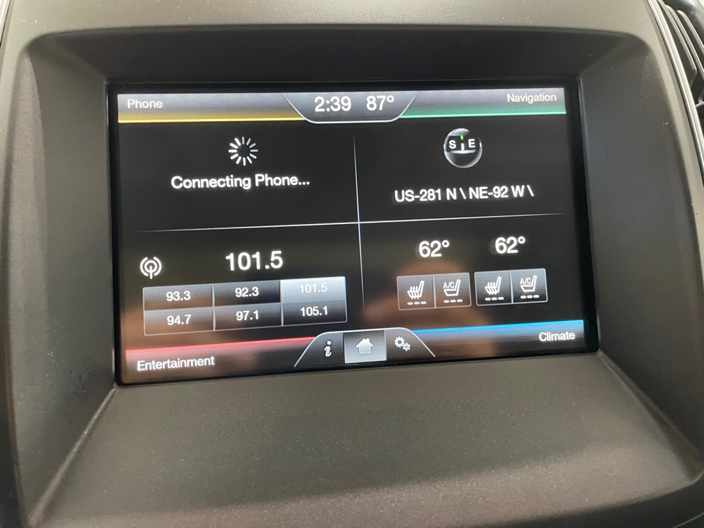 Photo 31 of this FORD EDGE