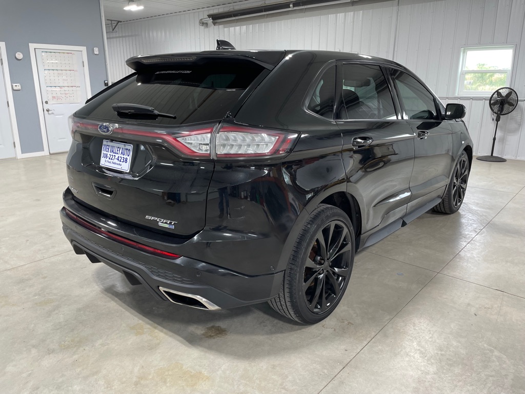 Photo 7 of this FORD EDGE