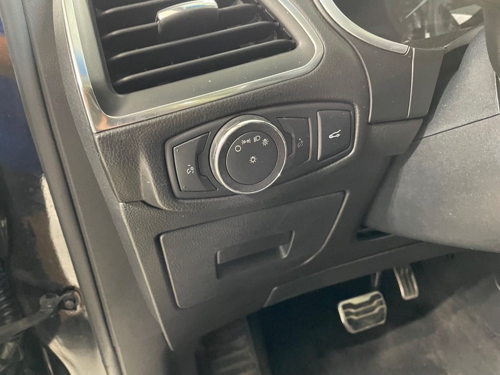 Photo 26 of this FORD EDGE