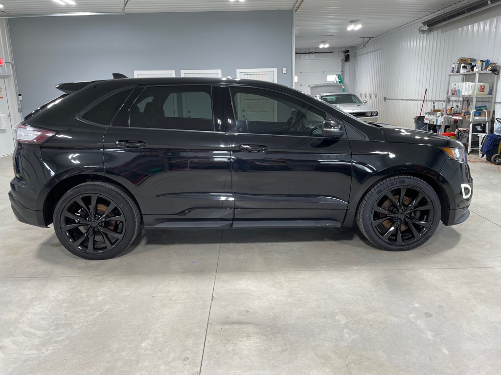 Photo 8 of this FORD EDGE