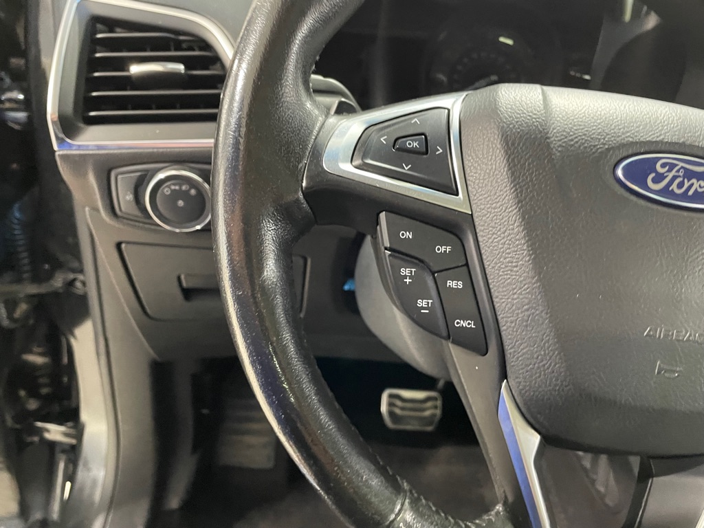 Photo 29 of this FORD EDGE