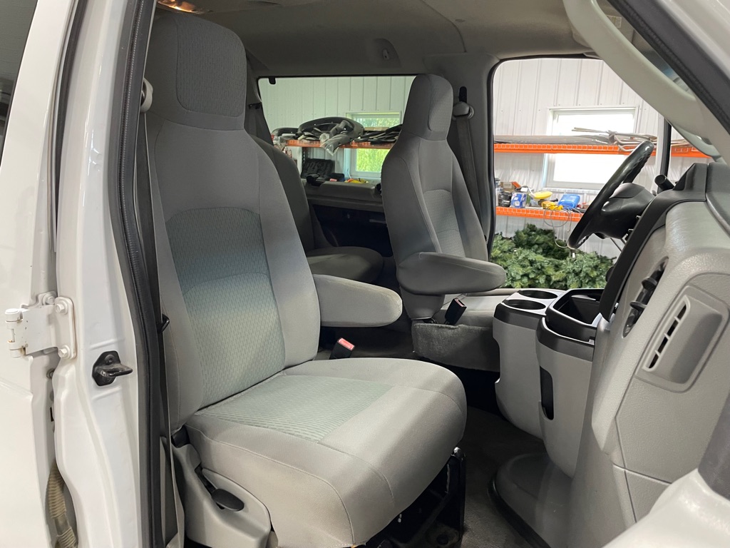 Photo 21 of this FORD E-SERIES