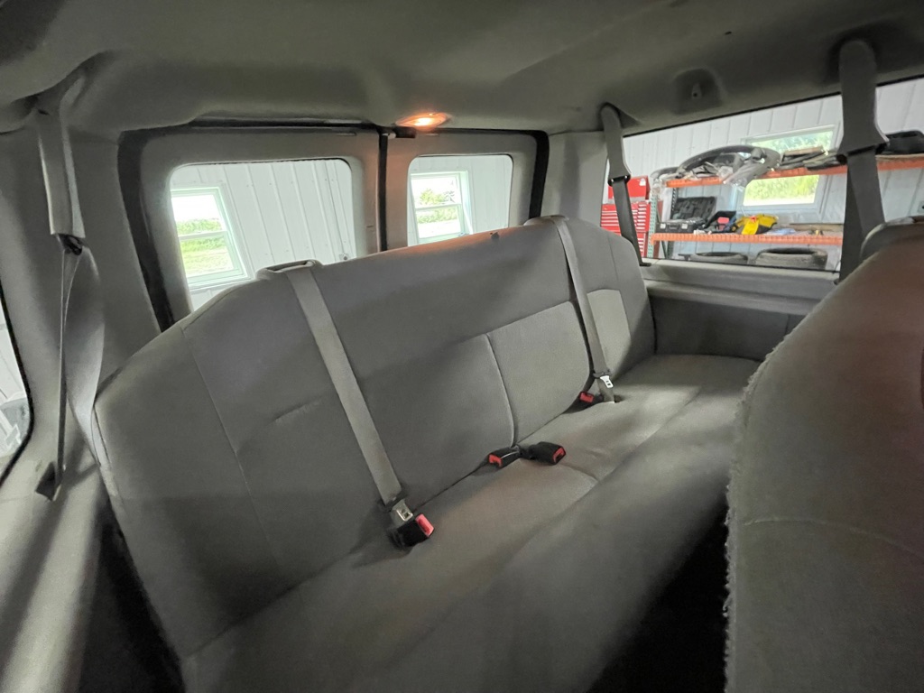Photo 16 of this FORD E-SERIES