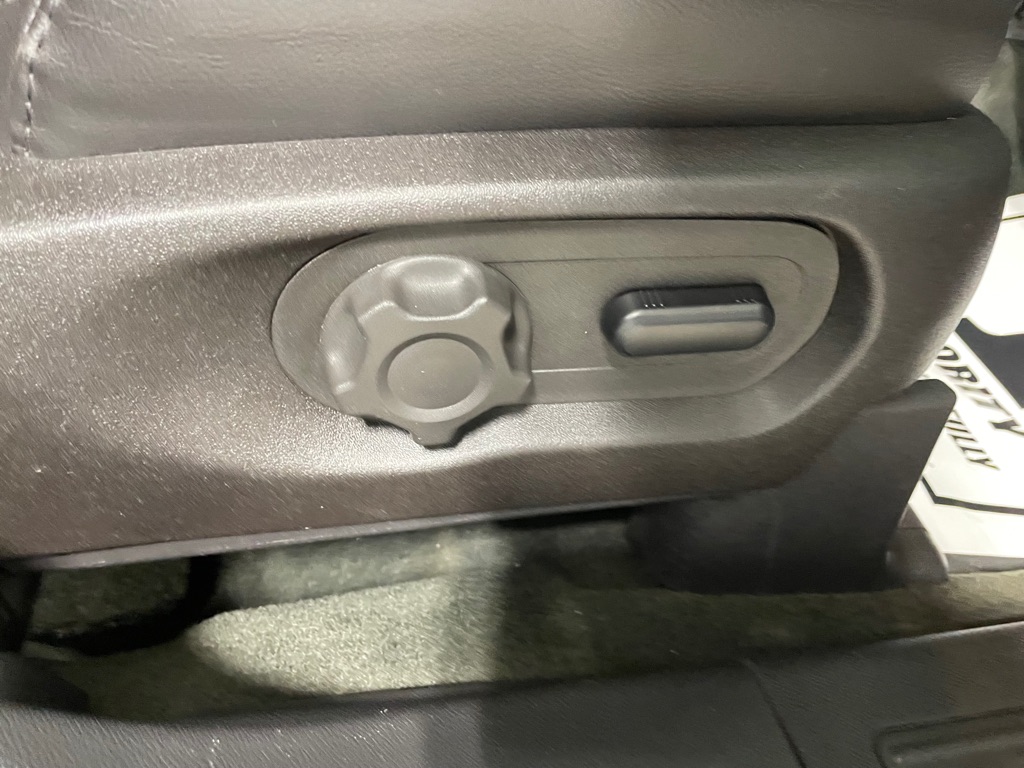 Photo 26 of this FORD EXPLORER