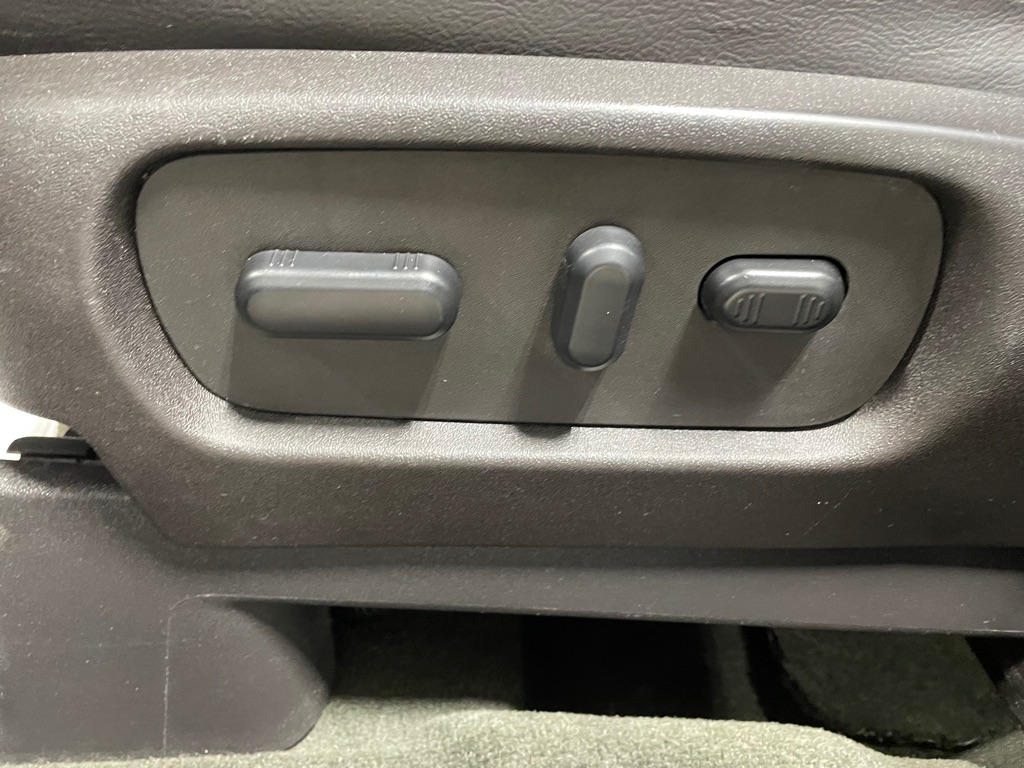 Photo 11 of this FORD EXPLORER