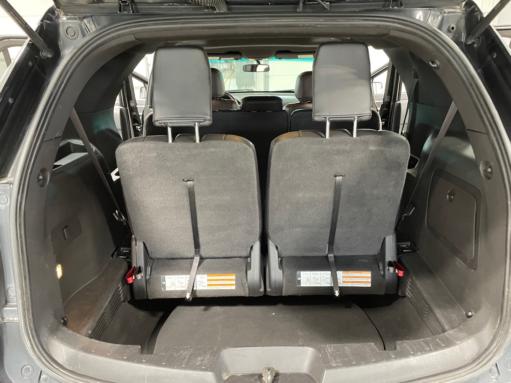 Photo 17 of this FORD EXPLORER