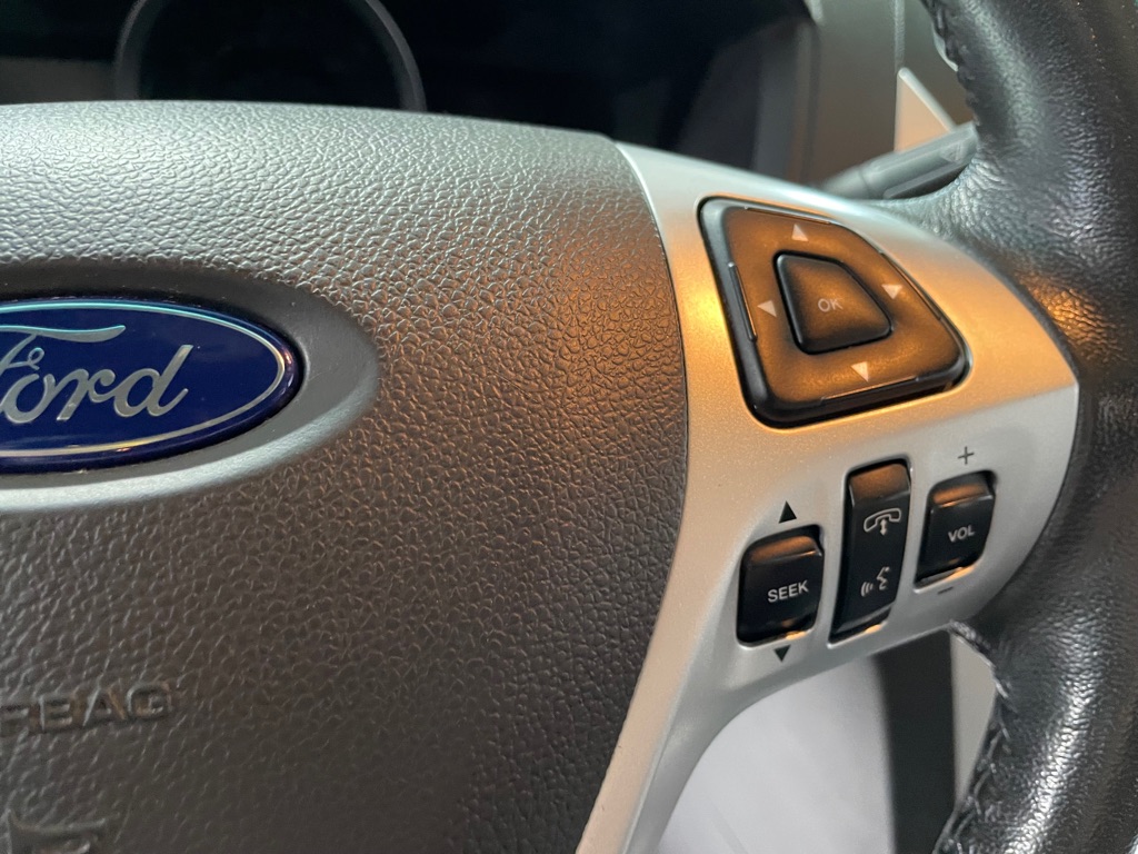 Photo 33 of this FORD EXPLORER