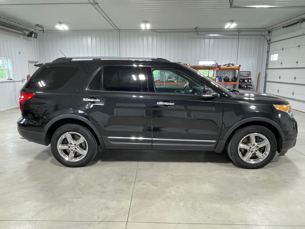 Photo 8 of this FORD EXPLORER