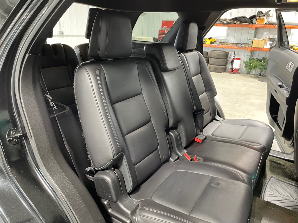 Photo 21 of this FORD EXPLORER