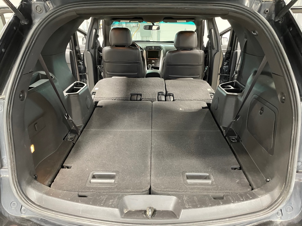 Photo 19 of this FORD EXPLORER