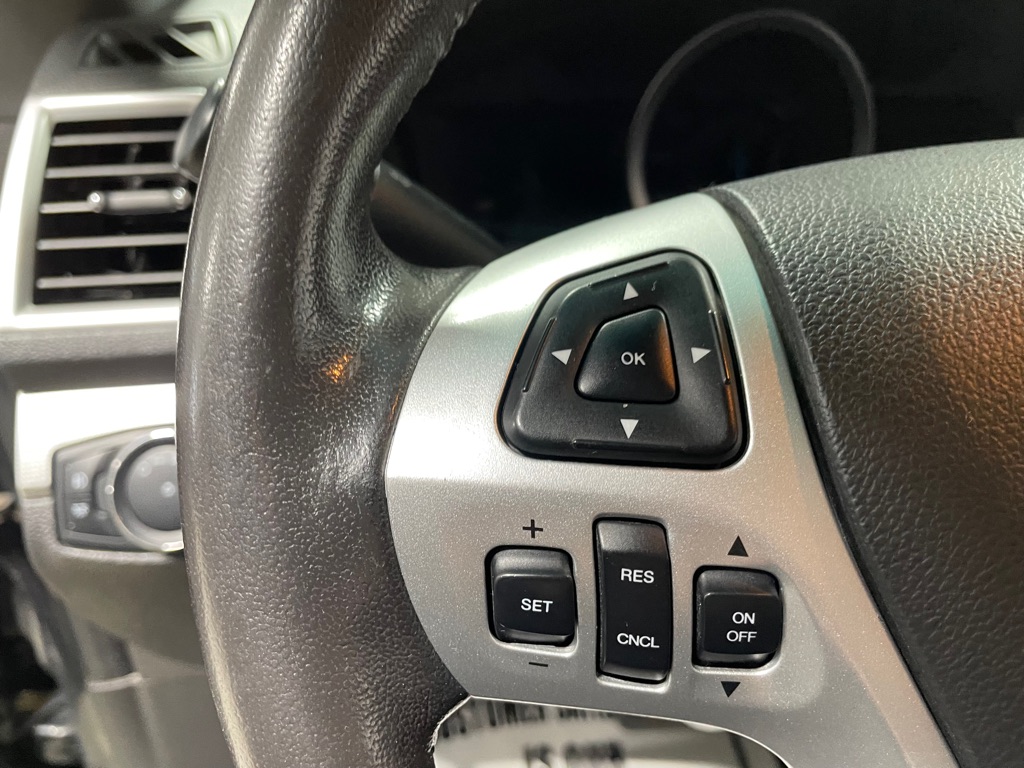 Photo 32 of this FORD EXPLORER