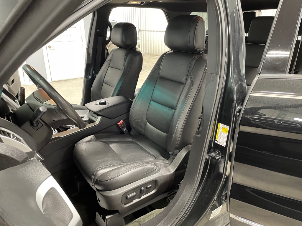 Photo 10 of this FORD EXPLORER