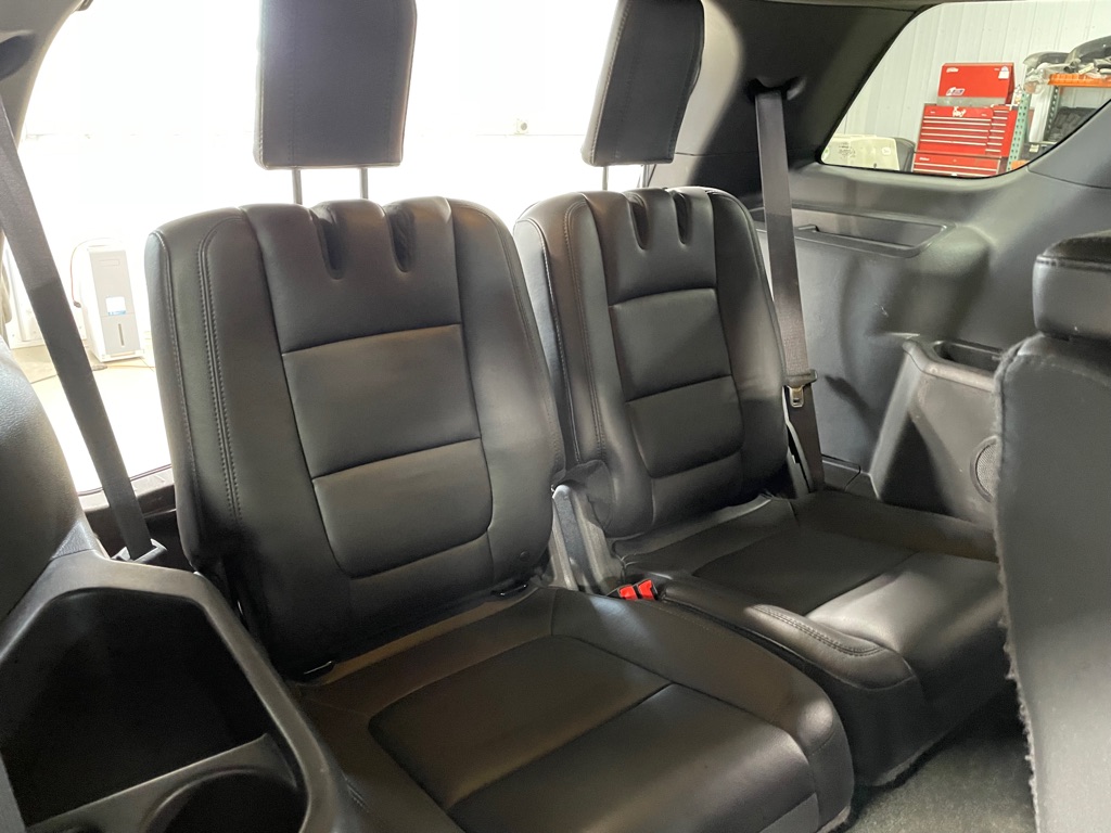 Photo 22 of this FORD EXPLORER