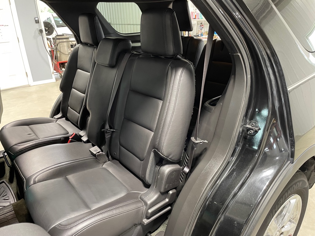 Photo 14 of this FORD EXPLORER