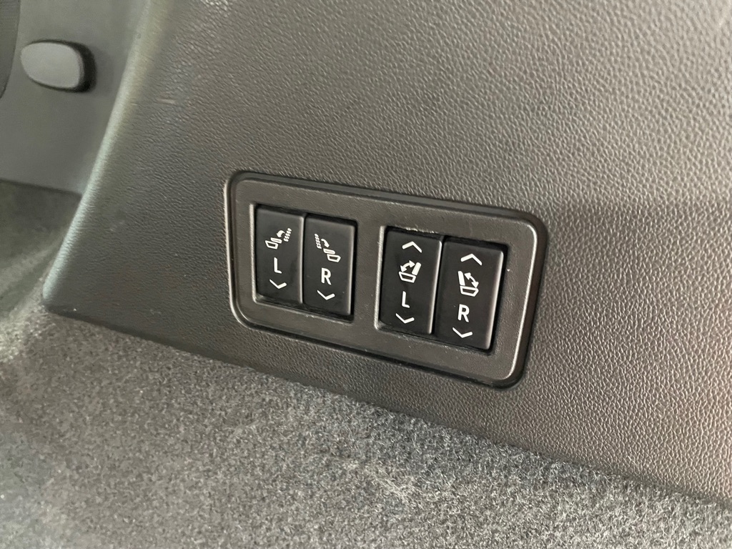 Photo 19 of this CADILLAC XT6
