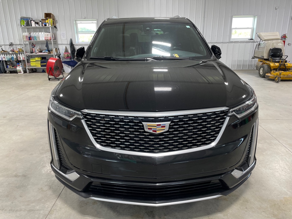 Photo 2 of this CADILLAC XT6