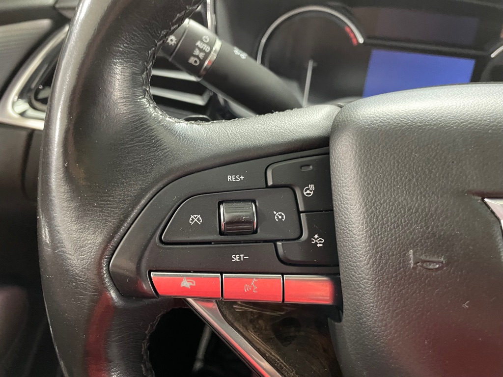 Photo 33 of this CADILLAC XT6