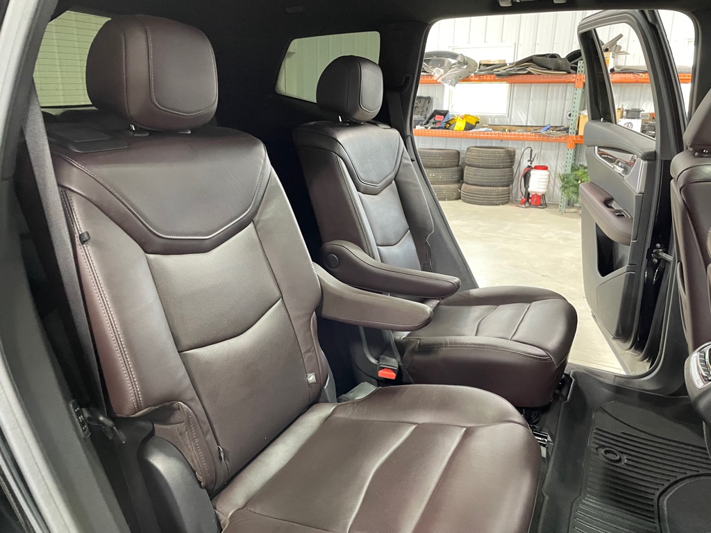Photo 23 of this CADILLAC XT6
