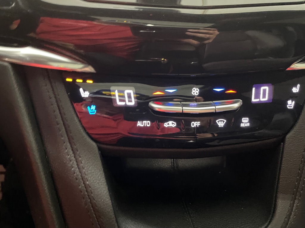 Photo 38 of this CADILLAC XT6