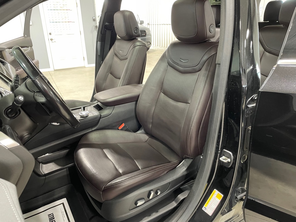 Photo 10 of this CADILLAC XT6