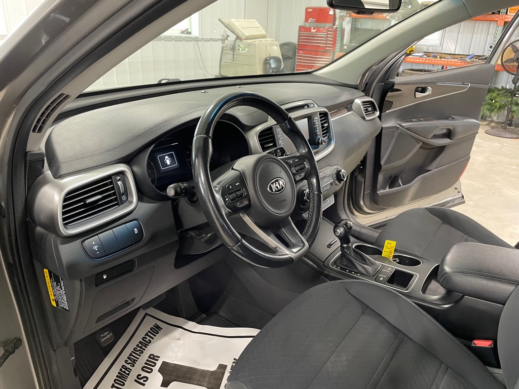 Photo 9 of this KIA SORENTO