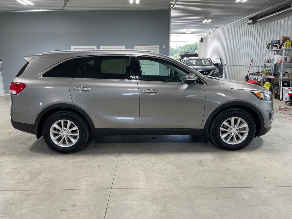 Photo 8 of this KIA SORENTO