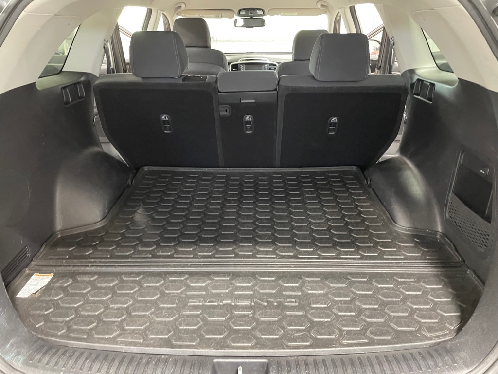 Photo 16 of this KIA SORENTO
