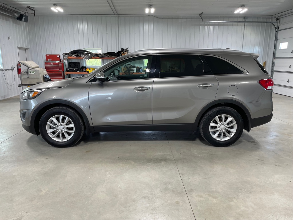 Photo 4 of this KIA SORENTO
