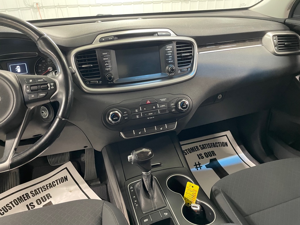 Photo 33 of this KIA SORENTO