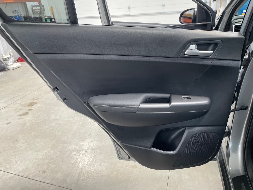 Photo 14 of this KIA SPORTAGE