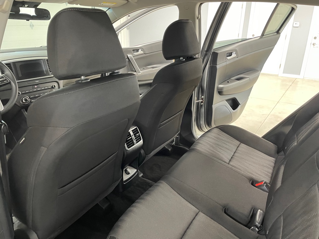 Photo 12 of this KIA SPORTAGE