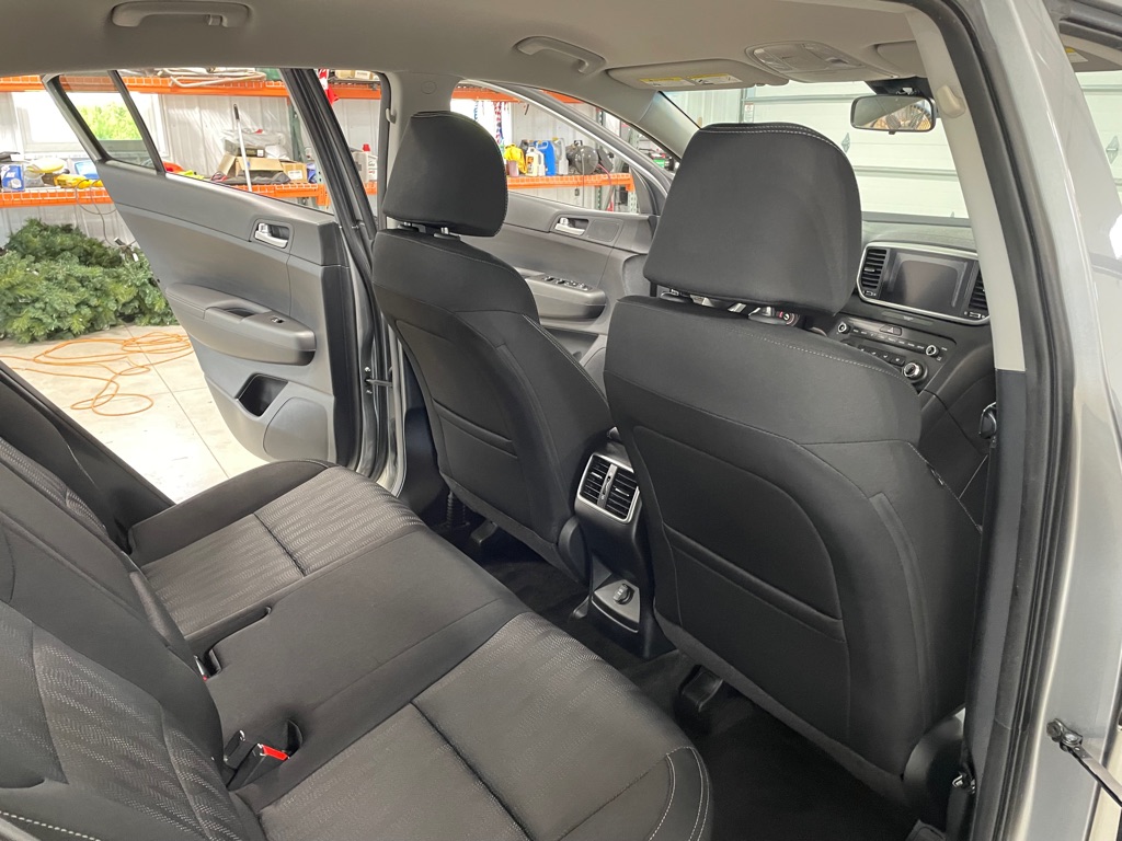 Photo 18 of this KIA SPORTAGE