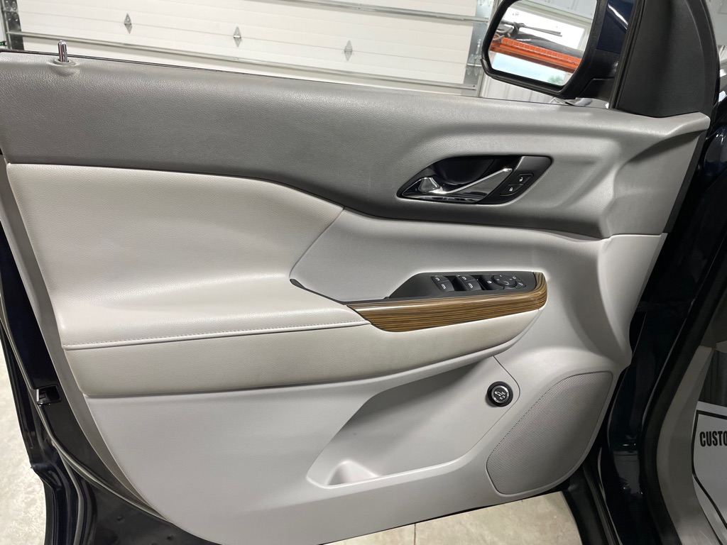 Photo 13 of this GMC ACADIA