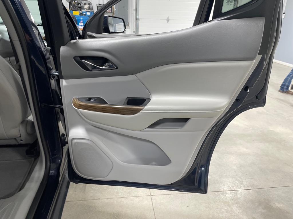 Photo 25 of this GMC ACADIA