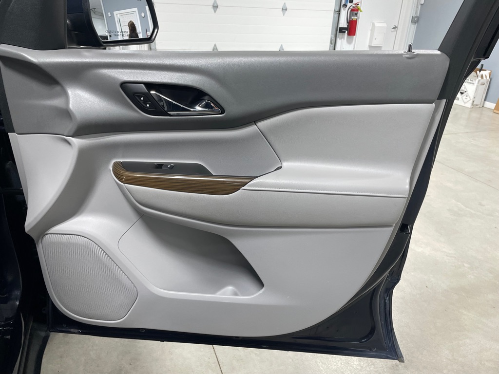 Photo 29 of this GMC ACADIA