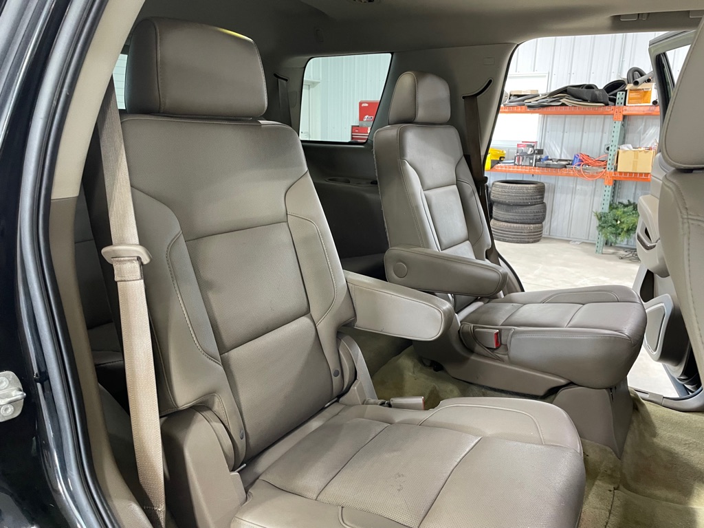 Photo 35 of this GMC YUKON