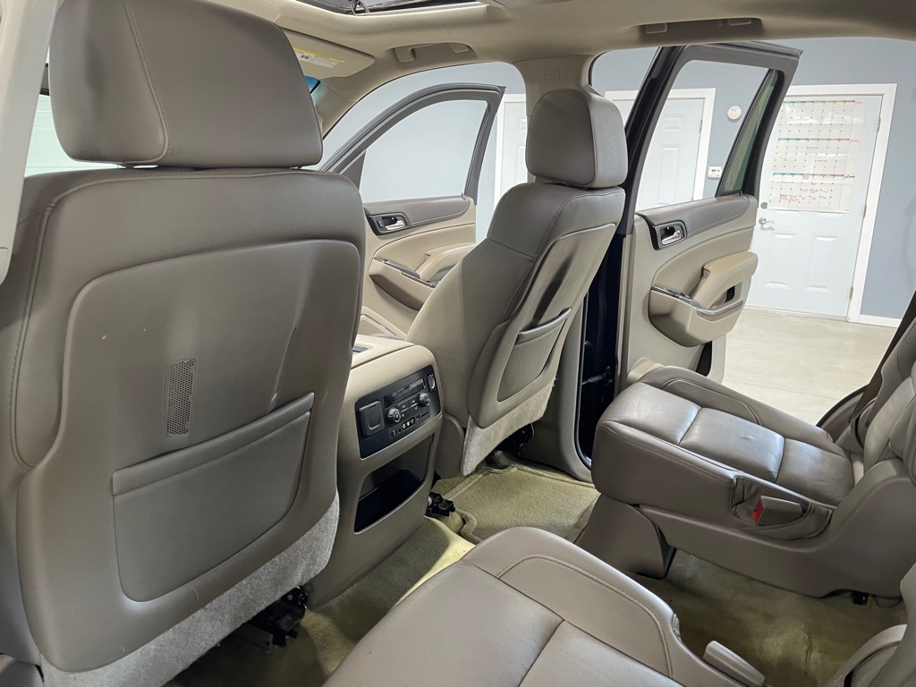 Photo 12 of this GMC YUKON