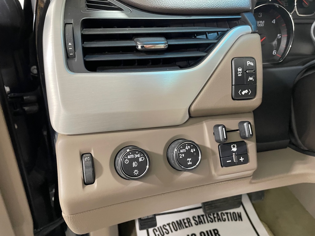 Photo 28 of this GMC YUKON
