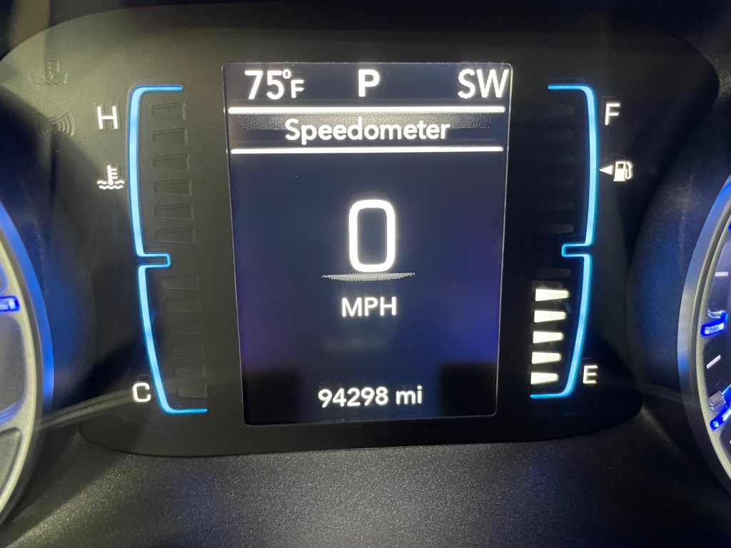 Photo 27 of this CHRYSLER PACIFICA