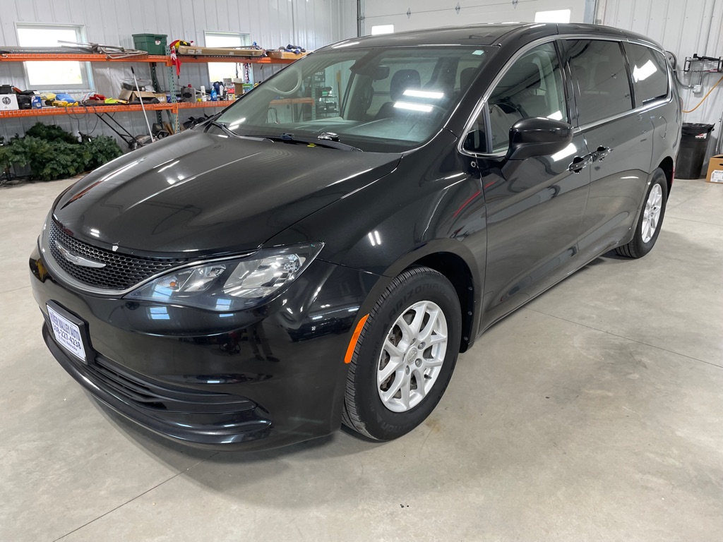 Photo 3 of this CHRYSLER PACIFICA