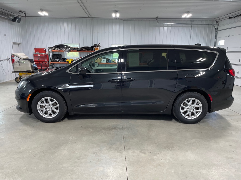 Photo 42 of this CHRYSLER PACIFICA