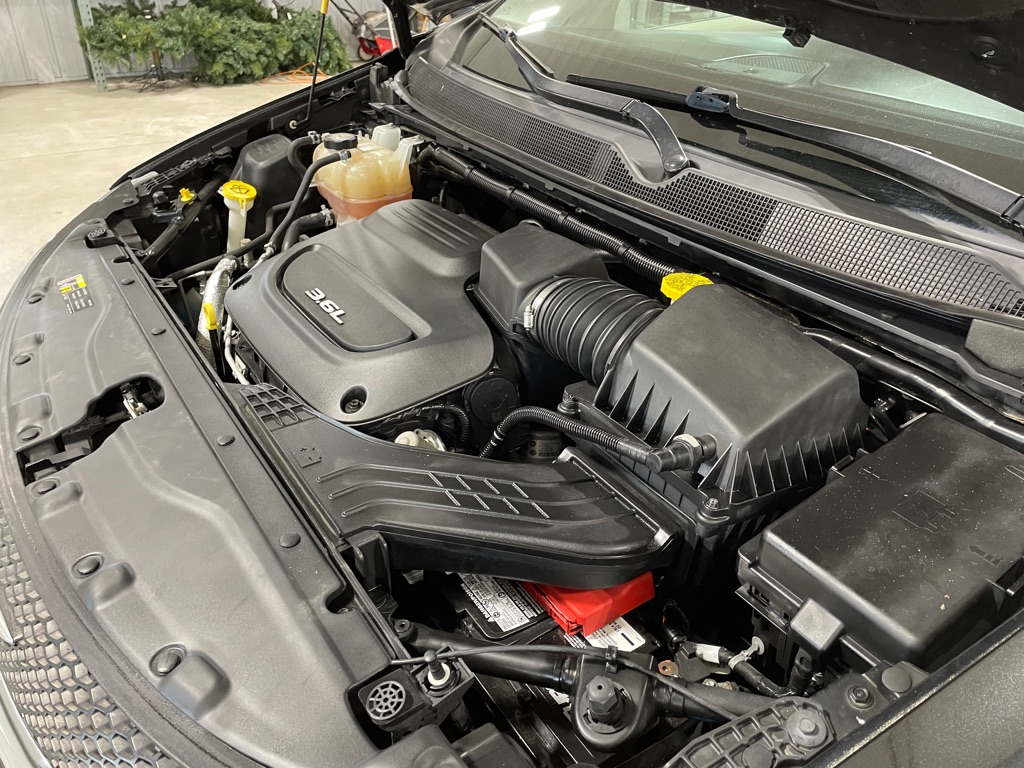 Photo 34 of this CHRYSLER PACIFICA