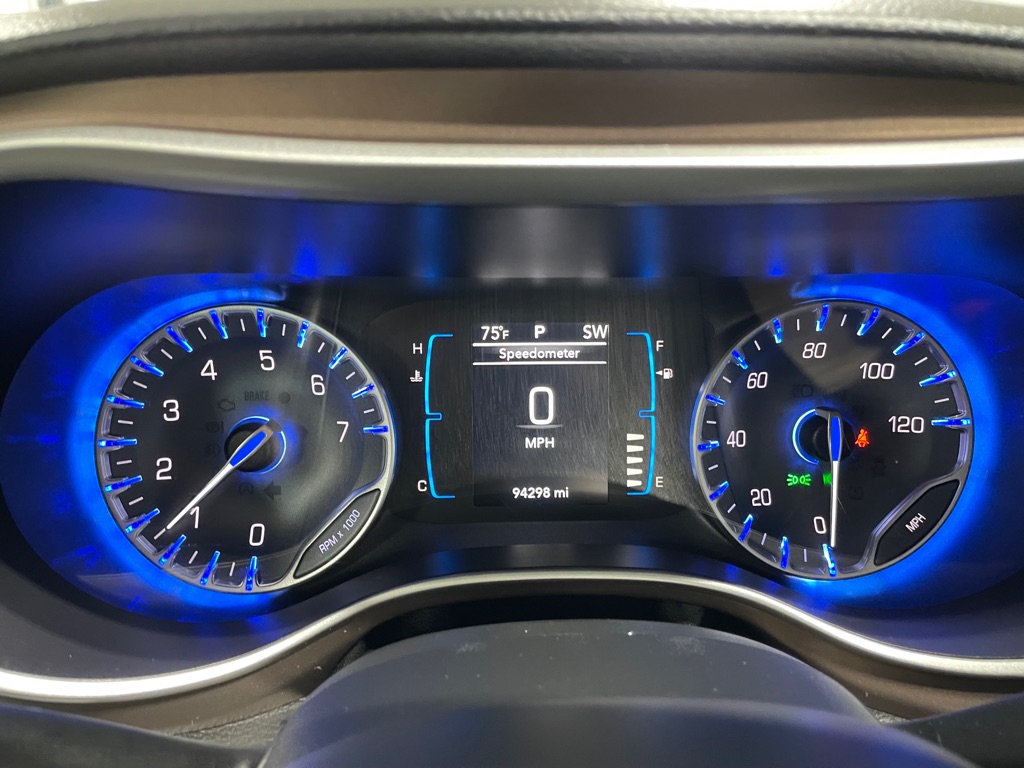 Photo 28 of this CHRYSLER PACIFICA