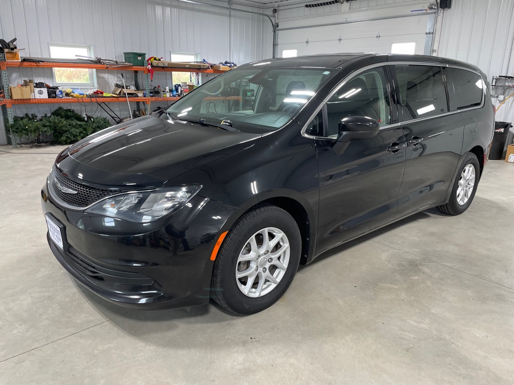 Photo 41 of this CHRYSLER PACIFICA