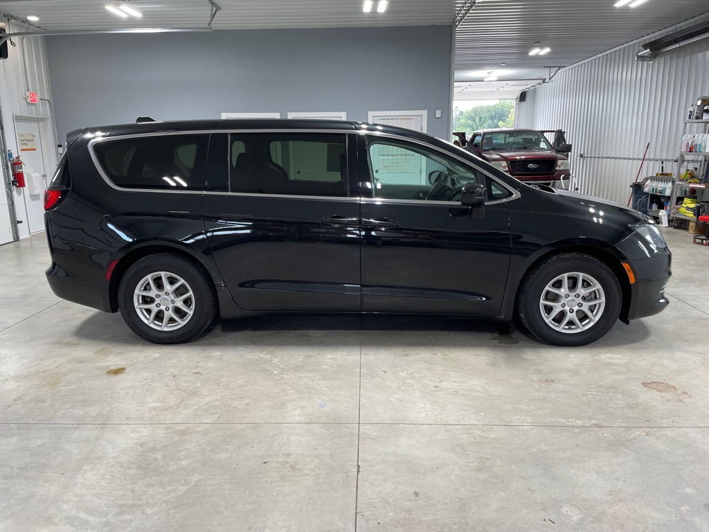 Photo 43 of this CHRYSLER PACIFICA