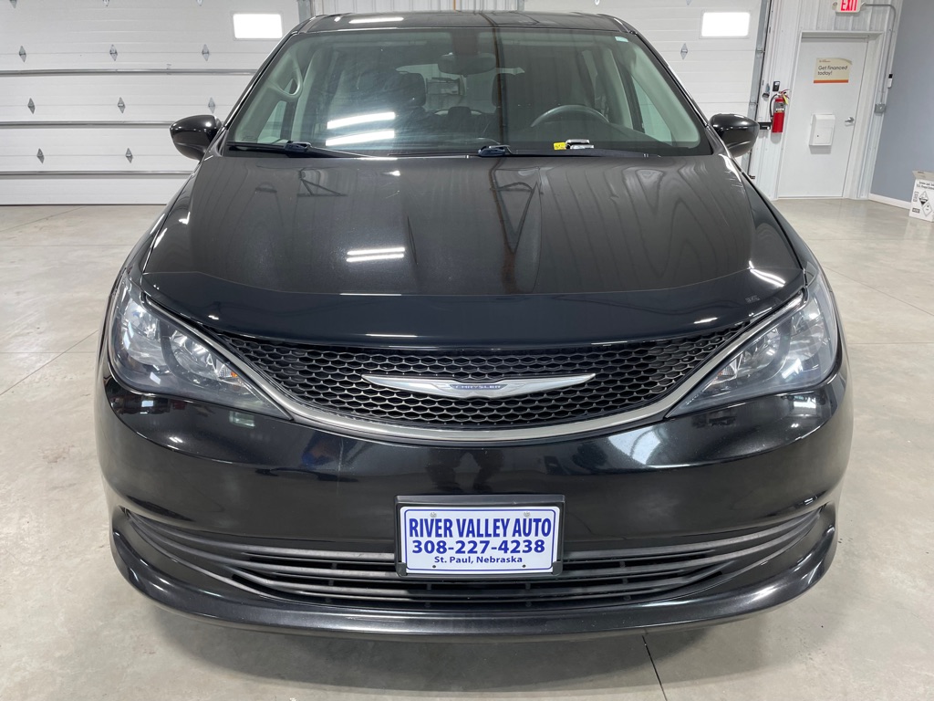Photo 40 of this CHRYSLER PACIFICA