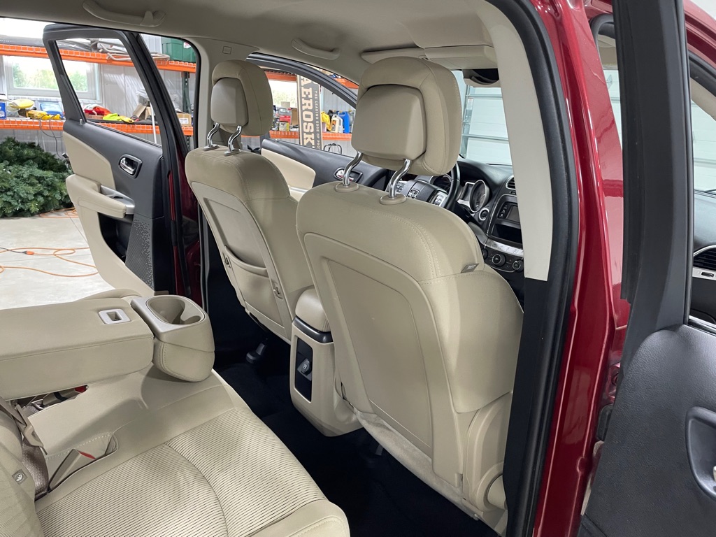 Photo 18 of this DODGE JOURNEY