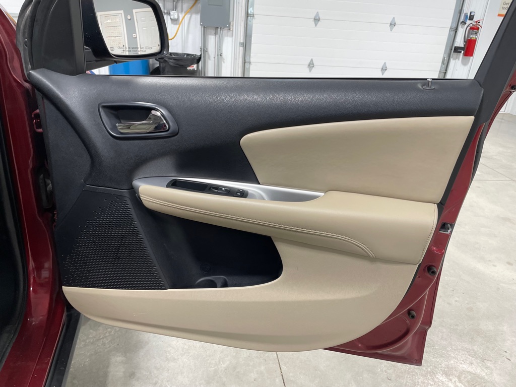 Photo 24 of this DODGE JOURNEY