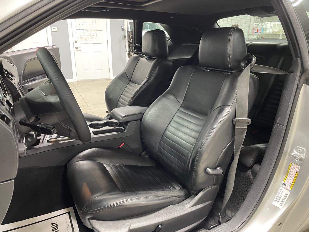 Photo 10 of this DODGE CHALLENGER